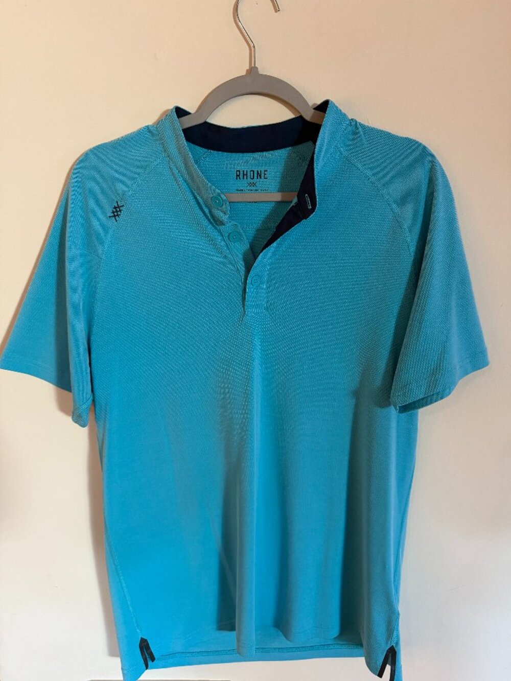 Rhone Delta Pique Polo Men’s Medium Blue Performance Shirt Style 100715